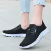 2024 Mode mannen of vrouwen hardloopschoenen zwart wit comfortabele ademende trainers sport sneakers outdoor size 39-45 6h