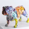 Creatief kleurrijke Engelse bulldog -beeldjes moderne graffiti kunst huisdecoraties kamer boekenplank tv -kast decor dier ornament 2319i