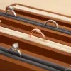 Yinbeini Soll Mold Wooden Ring Display Stand com Microfiber Ring Jewelry Organizer Storage Rack Showcase para Exposição