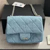 23p Camellia Denim Sac élégant Sac à bandoulière argenté Silver Hardware Metal CC Buckle Luxury Hands Sac Matelasse Love Buckle Crossbody Making Makup Making Bags Sac de carte 19cm