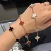 High End Designer Banles for Vancleff White Fritillaria Red Jade Hossing 18K V Złota Galwistyczna koniczyka pięć bransoletki kwiatowej Women Modna Moda Oryginalna 1to1