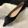 Chaussures décontractées Le cuir en daim naturel pour femmes pointe