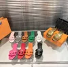 Designer tofflor Favorit Easy Import glider Acid Clogs Women tätar ihålig tillbaka v-formade klassiska skor hög kvalitet
