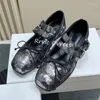 Scarpe casual primaverile vera pelle vera punta quadrata da donna piatto decorazioni decorazioni con fibbia gallet in stile punk a piedi