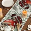 赤いヘルメットカボチャフットボールユーカリ秋のテーブルランナー、ホームパーティーの装飾用の秋のキッチンテーブルの装飾