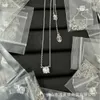 Карты Одинокий бриллиант -кожух с бриллиантовым ожерельем с 18 -каратным золотом с одним бриллиантом Один когтя восьмиугольный бриллиантовый кулон