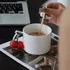 Massen Kaffeetasse Kreative dreidimensionale handbemalte Kirschkeramikmilchbecher Büro Home Getränkwaren weißes elegantes Frühstück