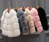 2020 Nuove ragazze invernali pelliccia di pelliccia elegante per bambina in pelliccia in pelliccia e cappotti densi parka calda per bambini esterni per bambini bambino design22217287