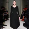 Abiti casual Moaayina Autunno Designer Black Elegant Party Dress Women O Neck Long Sleeve High Elastic Knitting A-Line