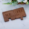 2pcs benutzerdefinierter Name Walnut Puzzle Untersetzer Holzkaffee Coaster Ehepaar Geschenk lieben Souvenir Coaster Freund Valentinstag Geschenke