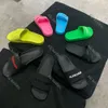 Designer Sandals Slippers glissa les lettres classiques noir blanc noir noir et blanc couleur assortir les femmes et les pantoufles pour hommes sandales