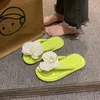 Slippers tongs Flops Femmes 2024 Fashion Summer Outwear Beach Soft Sole Femme Eva Open Toe Chaussures pour Zapatos Mujer