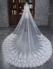 Elfenben vit lång spets katedral lyxig kristallpärled brud slöja för brud bröllopslöjor 20178492766
