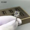 Vrouwen 18K Wit goud vergulde briljante snit 12 Diamond Test voorbij D kleur koe head ring 925 zilveren edelsteen cadeau240412