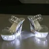 Slippers 2024 LED luminaire Lumineux femme claire sandales hyalines étanche plate-forme de mariage
