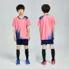 Accessoires Jerseys de football pour enfants met des uniformes de foot