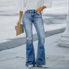 Женские джинсы разорвали свободные высокие тали