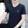 半袖男性用Tシャツvネック韓国韓国のプリントメンズ服ベースシャツ夏のカジュアルハーフスリーブメンズTシャツアッパーガーメント