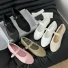 En Kalite Yuvarlak Toe Mary Jane Düz Bale Düz Ayakkabı Strap Strap Ture Deri Loafers Kadın Deri Dış Tabanı Lüks Tasarımcı Elbise Ayakkabı Siyah Beyaz Kutu