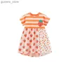 Robes de fille sautant mètres 2-7 Été princesse bébé robe bébé anniversaire fête pour enfants fraises mignonnes enfants grenouille y240412y24041788g6