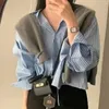 Frauen im koreanischen Stil der Frauen im koreanischen Frühjahr im koreanischen Stil Herbst Herbst-Waist-String Lose-Fit-Short-Shirt