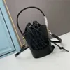 Cowhide Designer Versatile Bag PrintedVallentiiino Bucket New Bags Fashion Drawstring Handheld Crossbody 2024 One Scredle Womens VSling Basket 3VU5