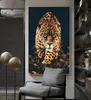 花の間の黒いゴールデンライオンタイガーオウムリビングルームの壁飾りのための豪華な動物ポスター現代美術キャンバス絵画6885389