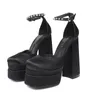 Dress Shoes High Performance Heels 2024 Summer Model Banquet Waterproof Platform Thick Women's One-line Buckle Sandals