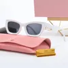 Designer solglasögon mode lyxiga polygonala bokstaven solskade solglasögon instagram populärt gata foto vintage solglasögon sats