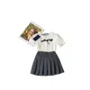 Set di abiti da design per bambini set di ragazze triangolo falbala con camicia a maniche per manica a soffio in piombo 2pcs in stile preppy per bambini outfit principessa z7681