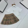 豪華なデザイナーの子供Tシャツベールスカートファッショナブルでかわいいベビー服の子供の手紙格子縞の半袖スーツ服セットサマーガールコットンドレス