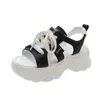 Casual Schuhe runde Zehen dicker Sohle -Schwamm -Kuchen -Mode -Sandalen für Frauen Sommer 2024 Vielseitig komfortable Getreide