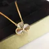 2024 V Gold Material Luxury Quality 10st Pendant Necklace With 1,5 cm Flowers Wedding Jewelry Gift Web100 Q7