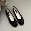 Sıradan Ayakkabı Suojialun 2024 Sonbahar Kadınlar Düz Moda İpek Yuvarlak Toe Bayanlar Balerinler Dess Balesi Ayakkabı Üzerinde Sığ Kayma
