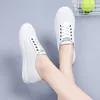 Lässige Schuhe atmungsaktive hohle flache Frauen Sommerstudentin Koreanischer Stil Spitzen-Sneaker All-Match