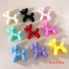 10pcs 35x35mm beliebter Welpenhund Acryl Charms Kawaii kleiner Haustieranhänger für Ohrring -Schlüsselbund -DIY -Accessoire Nette Schmuckfunde