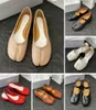 Tabi Ballerina Shoe Kobiety luksusowy projektant sandałowy pół swobodny buty Ballef płaska skórzana pięta poślizg na butów jagniąt taniec 5011261