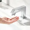 Flüssigseifespender 59# Messing Deck montiertes Wasserhahn Typ Automatisch Sensor Quadratchorme plattiert Touch-Free