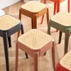 Taburete de estilos nórdico taburete apilable taburete de plástico cómoda silla de plástico con soporte estable y diseño hermético