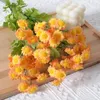 Decoratieve bloemen 2 stks kunstmatige bloem 6 vorken 30 hoofden kleine madelief kamille nederlands chrysanthemum zijden boeket woonkamer huwelijksfeestje