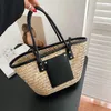 Axelväskor 2024 Summer Woven Bag Women Vintage Casaul Shopping Tote Top Handväskor Designer Beach Straw Handbag Ins