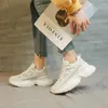 Fitnessskor sneakers mesh kvinnors kvinnors tränare avslappnad kvinna andas kvinnas mode som kör sommar fritid tyg pu