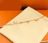 Bracelete de flores Designer de judeu para mulheres Bracelets de luxo Chain Chain Charms Diamond Leather Bangle Charms Classic Classic Requintition lad5056893