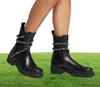 Странно -змеевая змея Strass Wraparound Chunky Half Boots Black Leather Womens Low Heel Martin Boots Heavy Duty Luxury Designer Brands 7232578