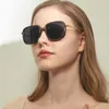 Lunettes de soleil verres de soleil de haute qualité pour femmes européens de style carré de style Amériane Club de fête