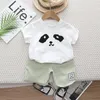 Kläder sätter 2024 Korea Summer Baby Boy Top and Bottom Clothes Set Cartoon Bear Short Sleeve T-shirt Bomullshorts Suit Spädbarnsdräkt