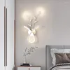 Lampa ścienna nowoczesna dioda dla sypialni do sypialni żelazna liniowa dekoracja pokój telewizyjna przejście akrylowe kwiaty domowe oprawy oświetlenia