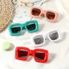 Sunglasses 3-12 Years New Square Sunglasses for Boys Girls Y2K Retro Design Shades Candy Color Goggle Sun Glasses Kids Children Eyewear 240412