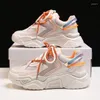 Buty fitness 2024 Kobiety Chuncky White Sneakers Orange Vulcanize klinowana luksusowa platforma modowa Damskie Sneakersy