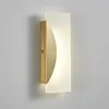 Lampe murale cuivre en acrylique applique LED moderne pour les escaliers du couloir de chambre à coucher